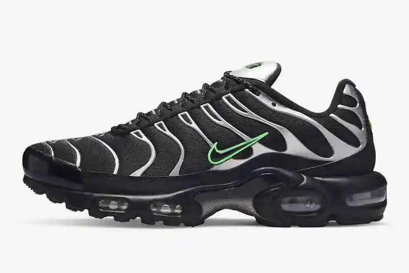 Nike-Air-Max-Plus-Black-Silver-DR0139-001-Release-Date.webp