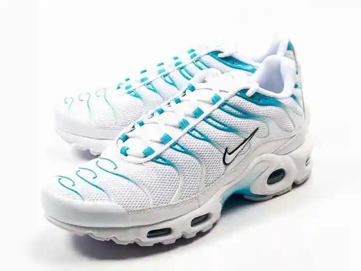nike-air-max-plus-blue-fury-852630-105-4.webp