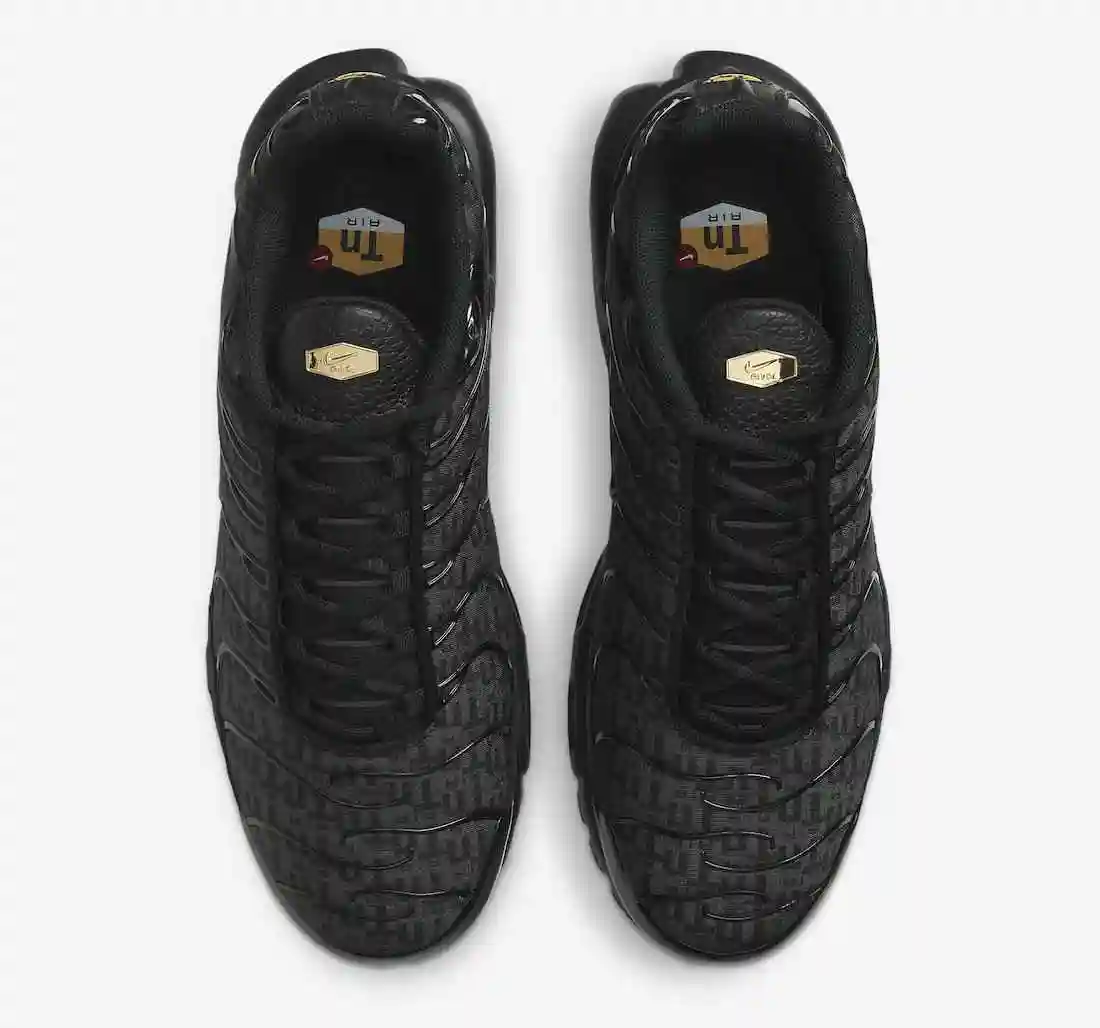 Nike-Air-Max-Plus-Black-DD9609-001-Release-Date-3.webp
