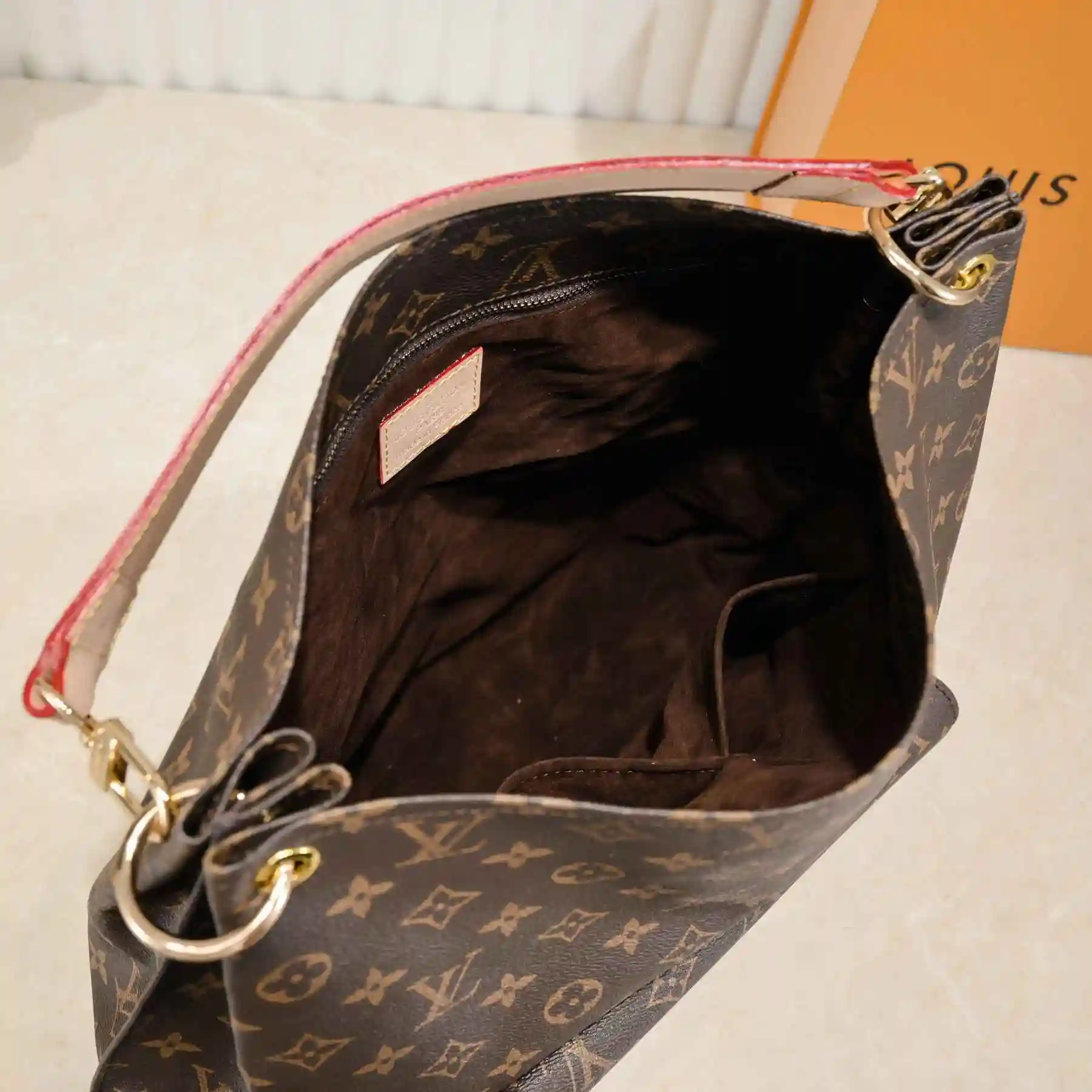 PL002050 (3).webp
