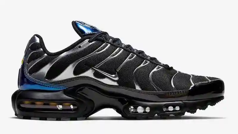 nike-air-max-plus-black-metallic-silver-cw2646-001-release-date-info-3.webp