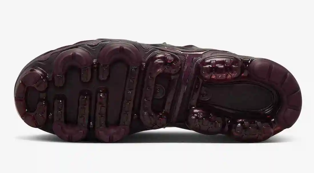 Nike-Air-VaporMax-Plus-FN6850-681-Release-Date-1.webp