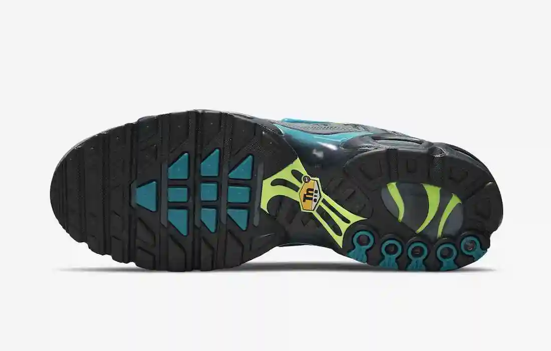 Nike-Air-Max-Plus-DJ6896-070-Release-Date-1.webp