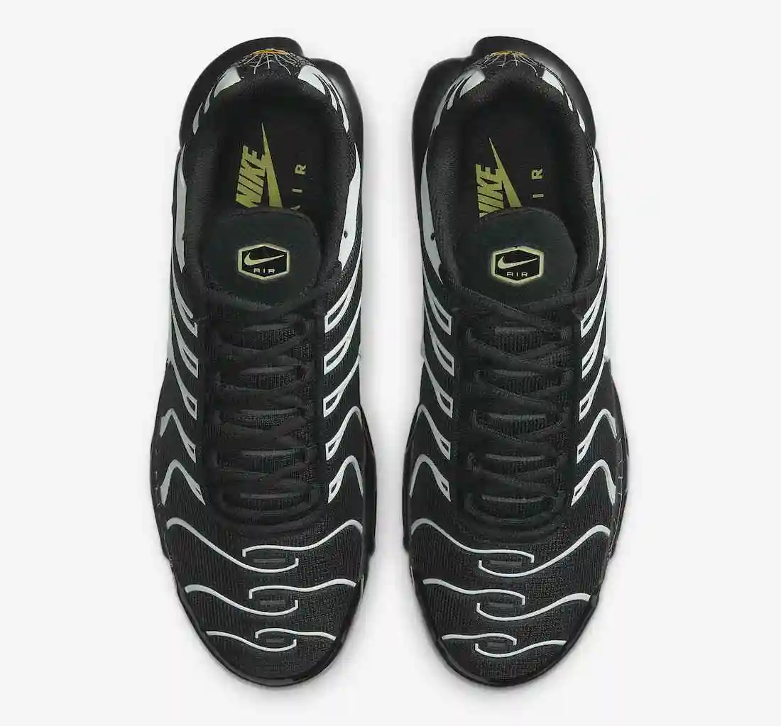 Nike-Air-Max-Plus-Halloween-Spider-Web-DD4004-001-Release-Date-3.webp