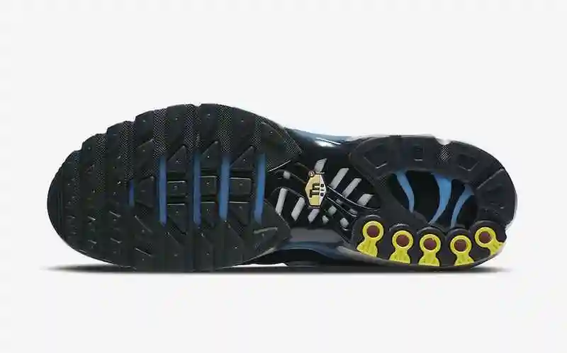Nike-Air-Max-Plus-CT1097-002-Release-Date-1.webp