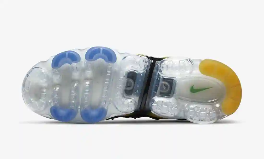 Nike-Air-VaporMax-Plus-Superman-DC1476-001-Release-Date-4.webp