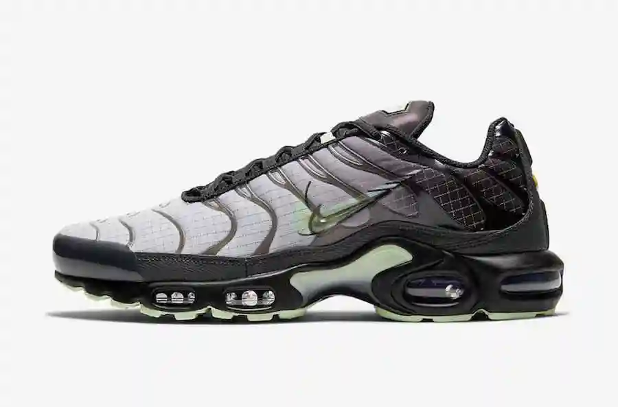 Nike-Air-Max-Plus-Green-Glow-CT1619-001-Release-Date.webp
