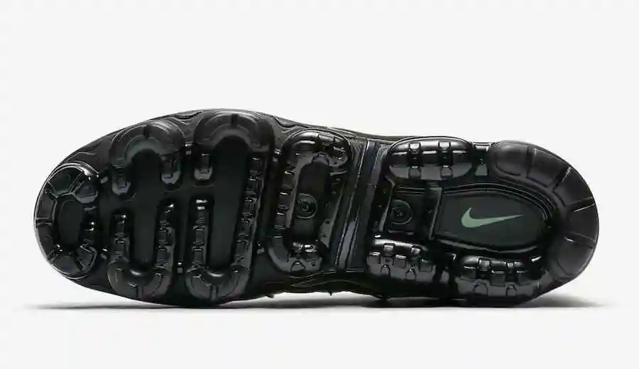 Nike-Air-VaporMax-Plus-Black-Volt-924453-009-Outsole.webp
