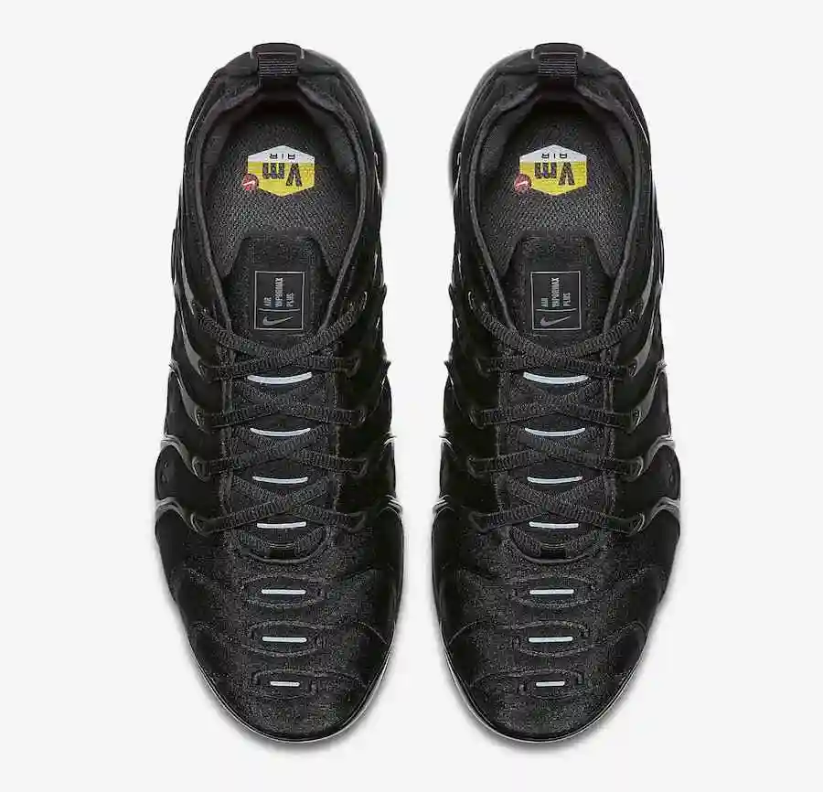 nike-air-vapormax-plus-black-924453-004-3.webp