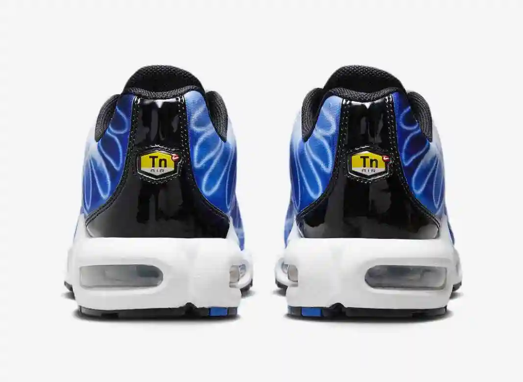 Nike-Air-Max-Plus-Light-Photography-Royal-Blue-DZ3531-400-5-1068x780.webp
