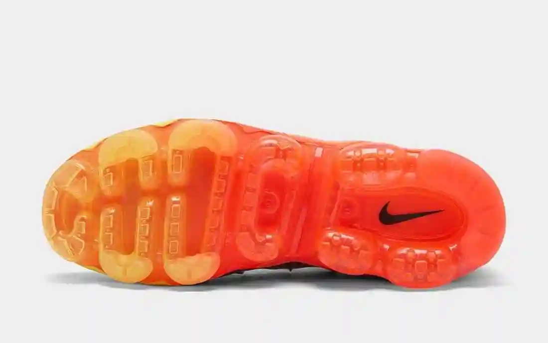 Nike-Air-VaporMax-Plus-Fresh-DJ5525-001-Release-Date-4.webp