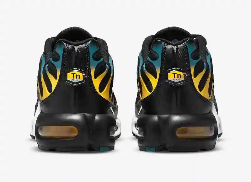 Nike-Air-Max-Plus-DH4776-001-Release-Date-5.webp