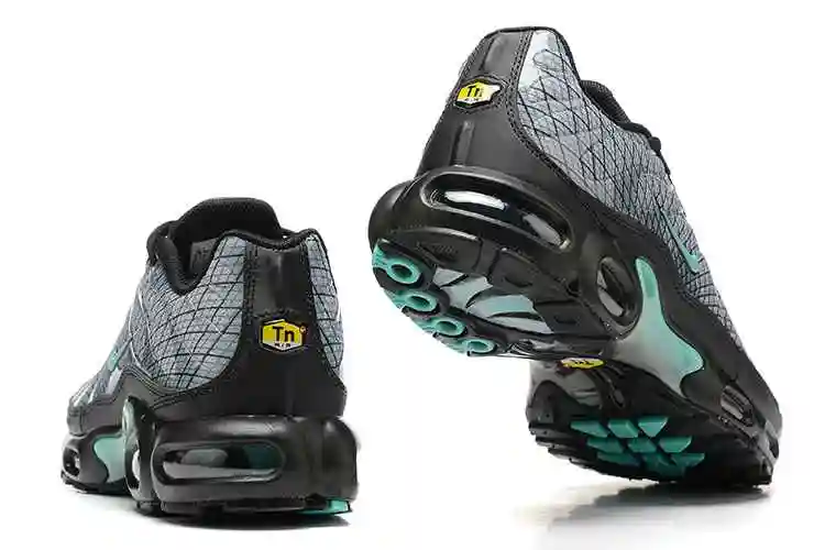 Nike Air Max Plus FB3351-001 40-46 (2).webp