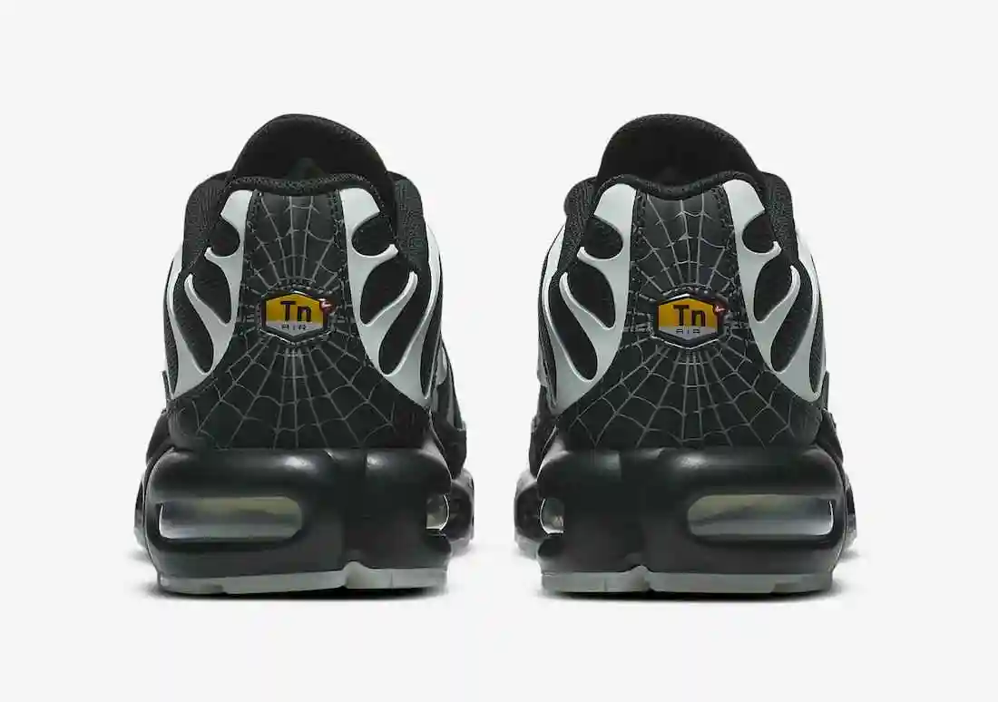 Nike-Air-Max-Plus-Halloween-Spider-Web-DD4004-001-Release-Date-5.webp