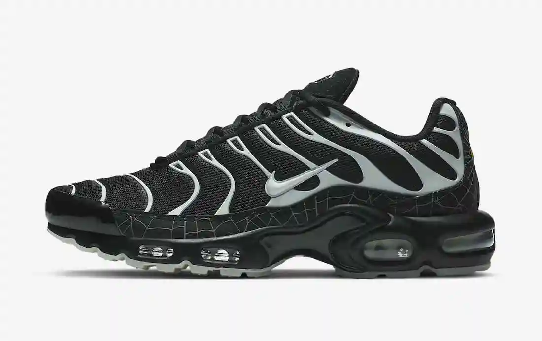 Nike-Air-Max-Plus-Halloween-Spider-Web-DD4004-001-Release-Date.webp