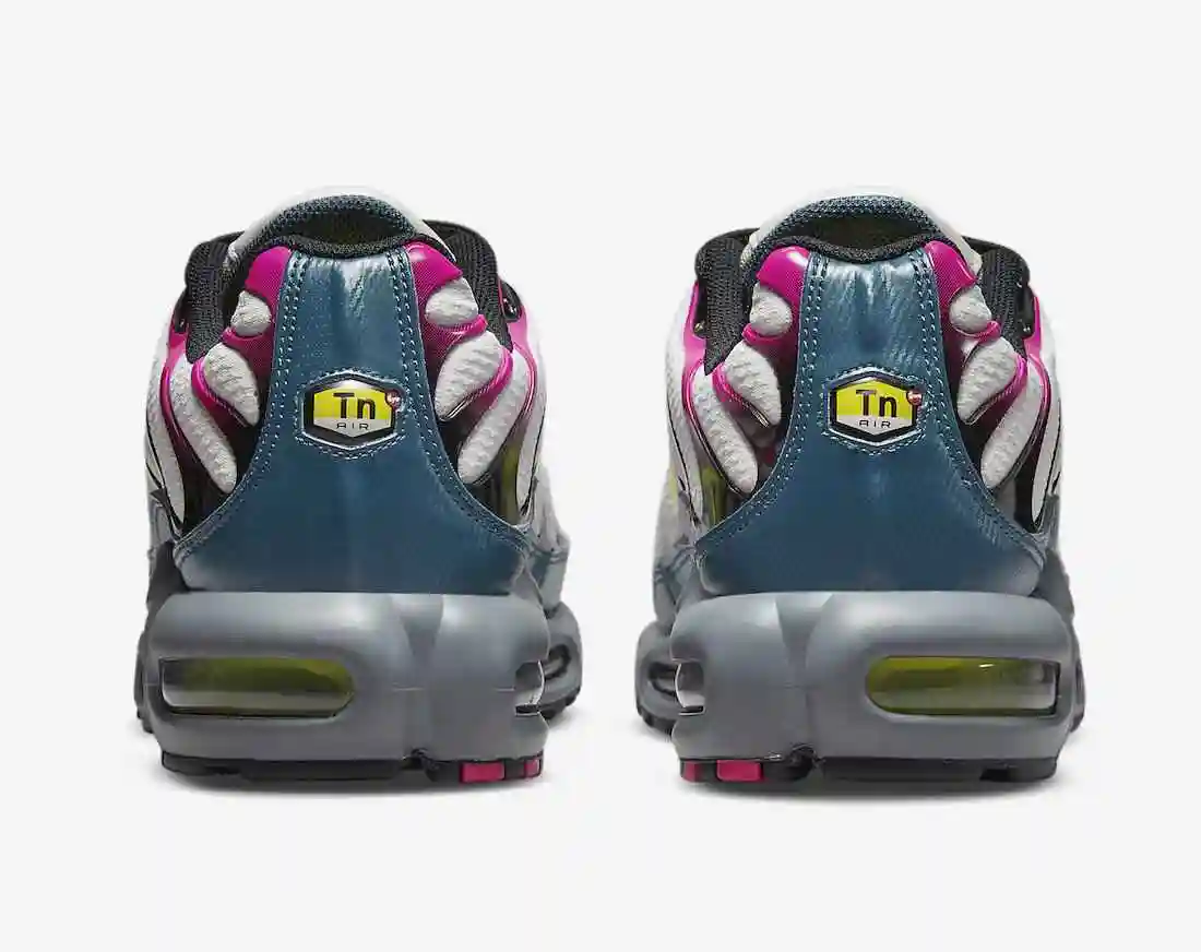 Nike-Air-Max-Plus-DH4776-002-Release-Date-5.webp