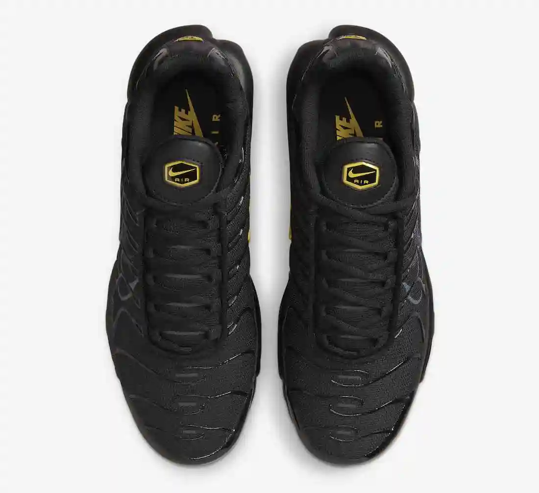 Nike-Air-Max-Plus-Triple-Black-DX2652-001-Release-Date-3.webp