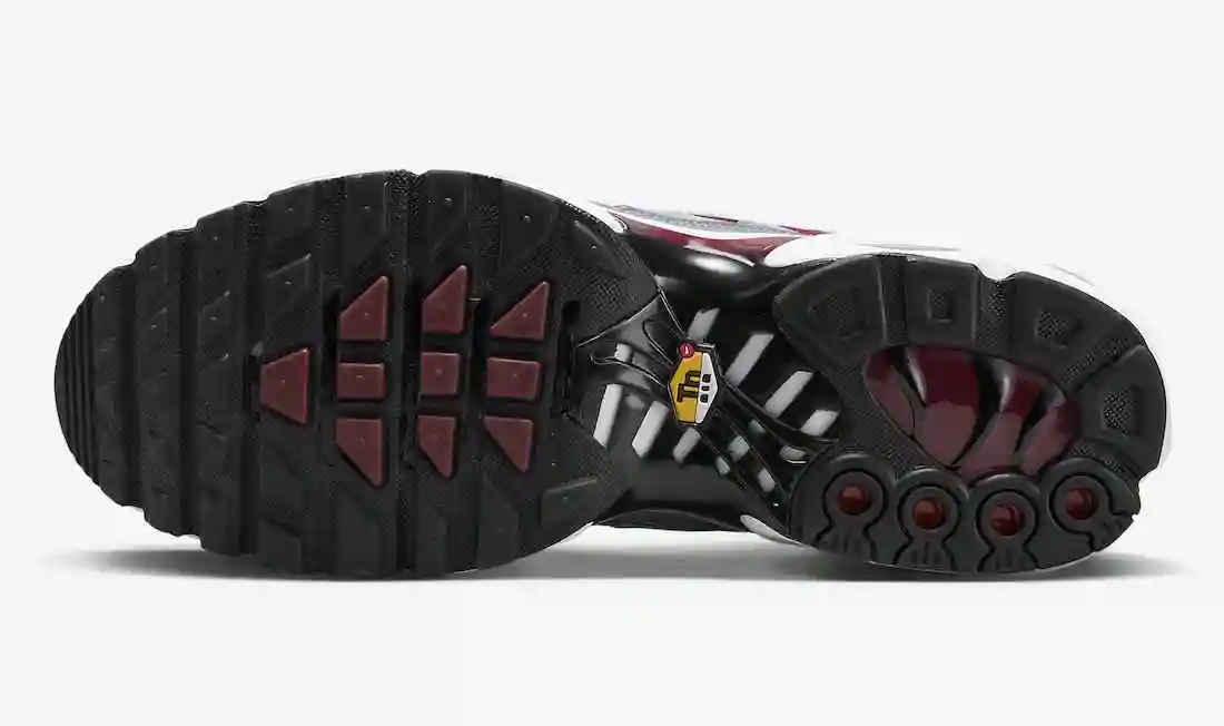 Nike-Air-Max-Plus-Red-Grey-White-DQ3983-600-Release-Date-1.webp