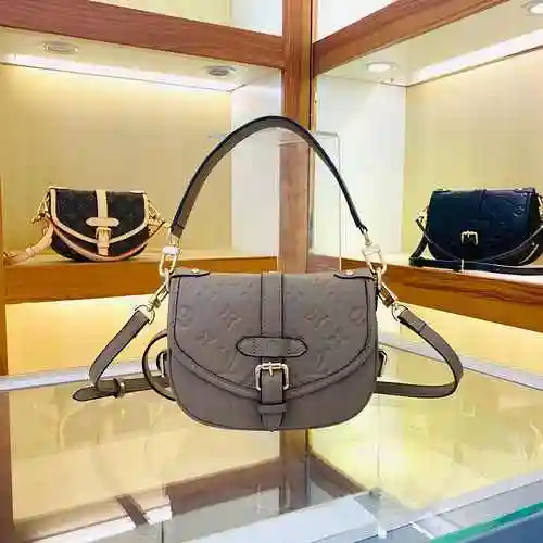 Bolsa para axila LV hecha de material de lona importado, bolsa de regalo de entrega de alta calidad,