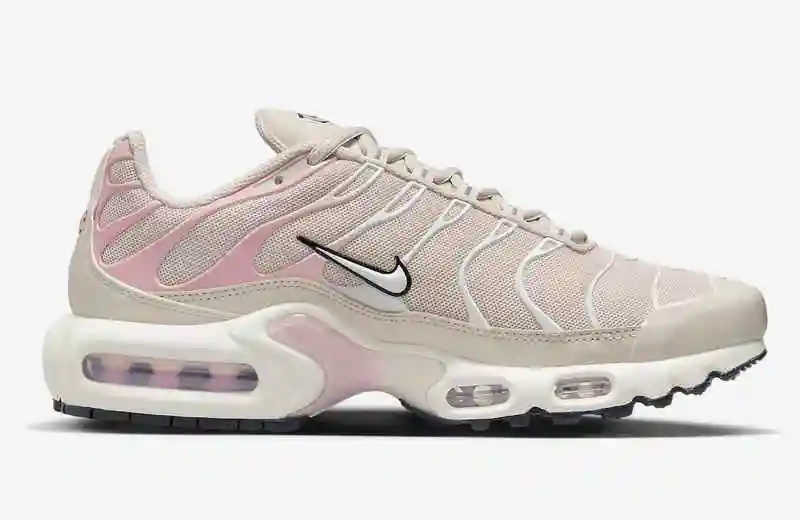 Nike-Air-Max-Plus-Sandrift-Pink-Oxford-DZ3671-102-Release-Date-2.webp