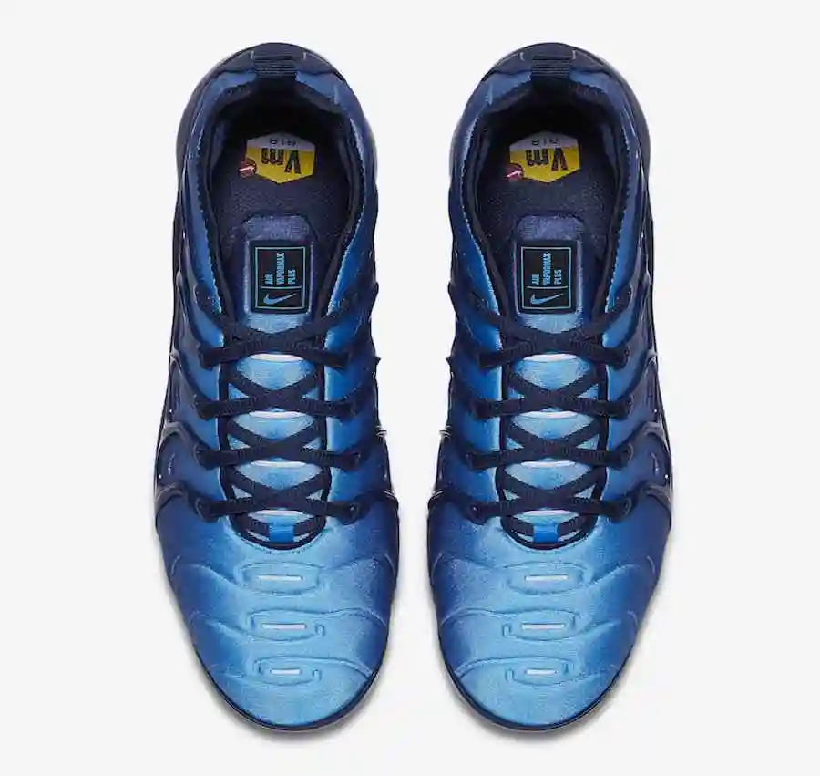 nike-air-vapormax-plus-photo-blue-924453-401-release-date-3.webp