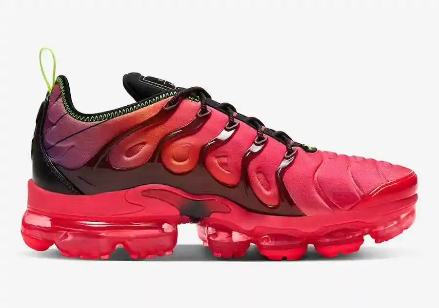 Nike-Air-VaporMax-Plus-CU4709-001-Release-Date-1.webp