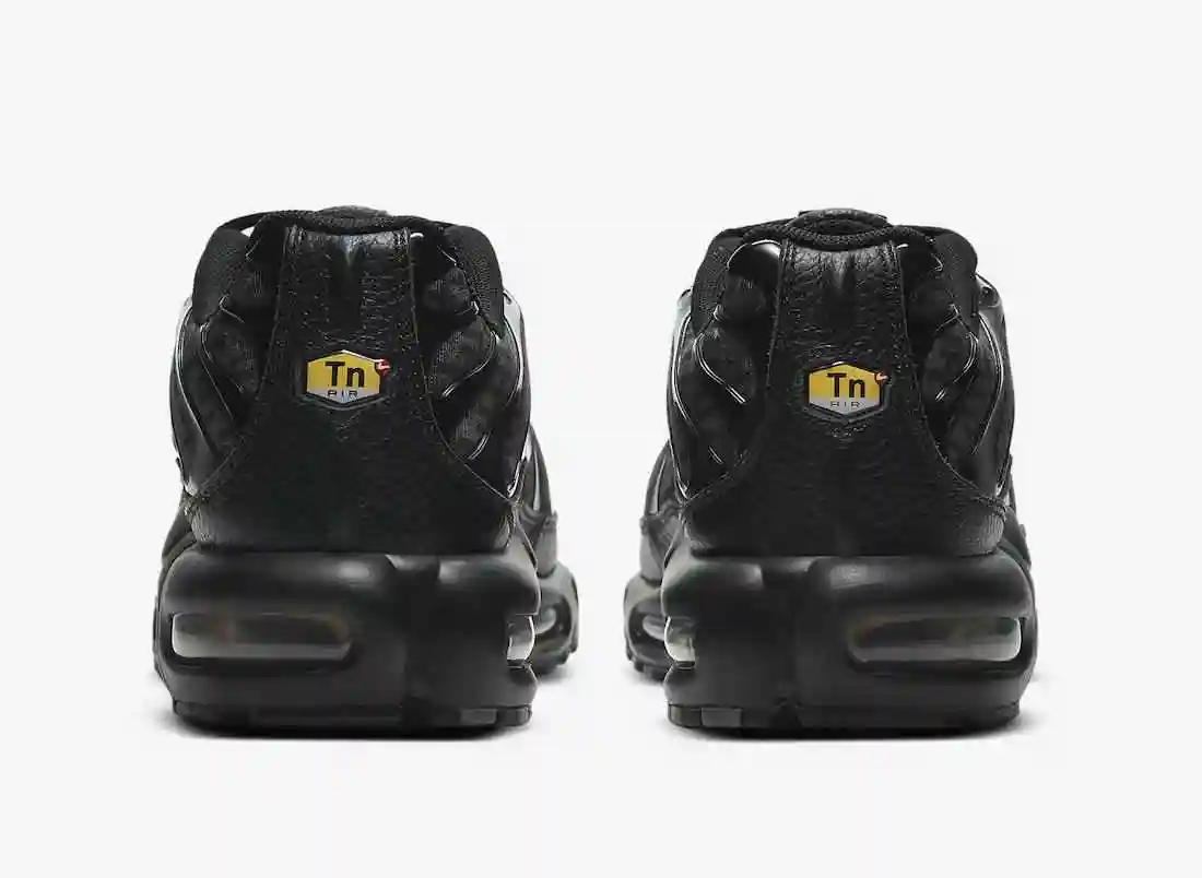 Nike-Air-Max-Plus-Black-DD9609-001-Release-Date-5.webp