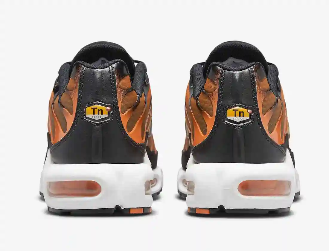 Nike-Air-Max-Plus-Orange-Black-DM0032-800-Release-Date-5.webp