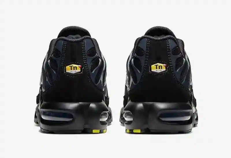 Nike-Air-Max-Plus-Black-Navy-852630-042-Release-Date-5.webp