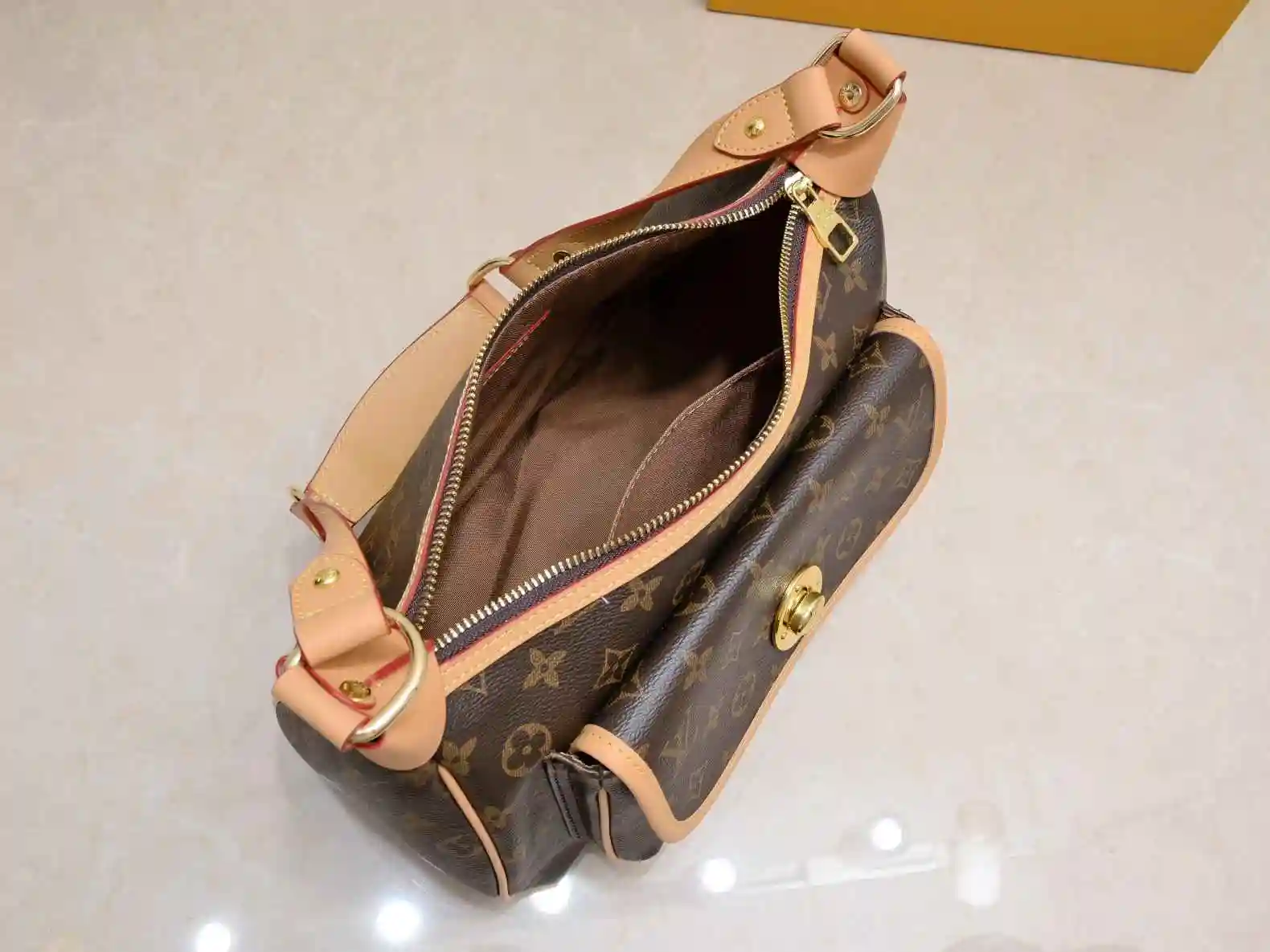 AA002250 (3).webp