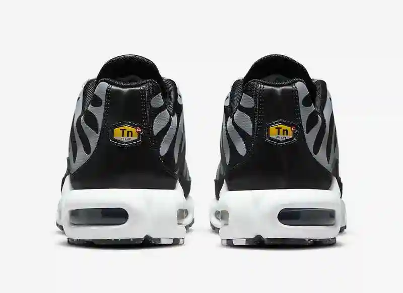 Nike-Air-Max-Plus-DM2466-001-Release-Date-3.webp