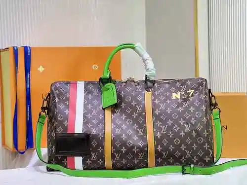 La bolsa de viaje está hecha de material de lona importado, con una bolsa de regalo de entrega de al