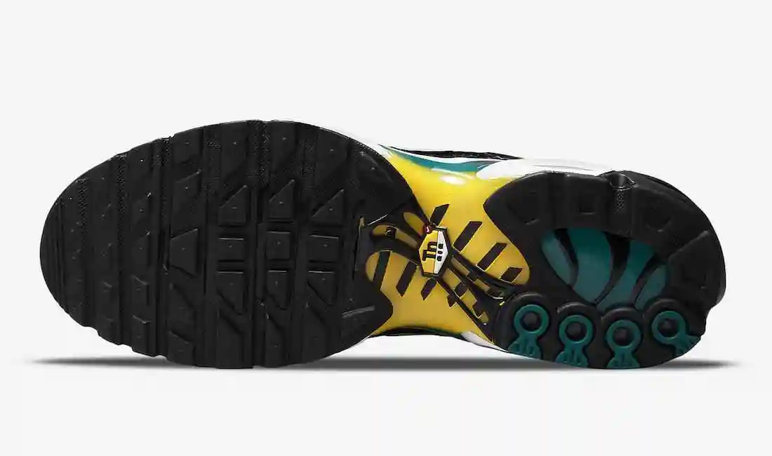Nike-Air-Max-Plus-DH4776-001-Release-Date-1.webp