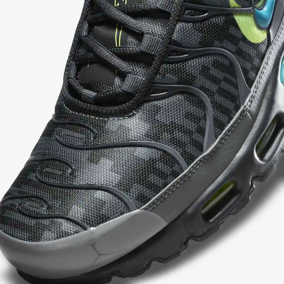 Nike-Air-Max-Plus-DJ6896-070-Release-Date-7.webp
