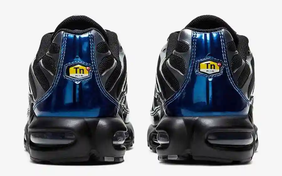 nike-air-max-plus-black-metallic-silver-cw2646-001-release-date-info-5.webp