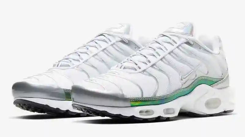 Nike-Air-Max-Plus-White-Metallic-CW2646-100-Release-Date.webp