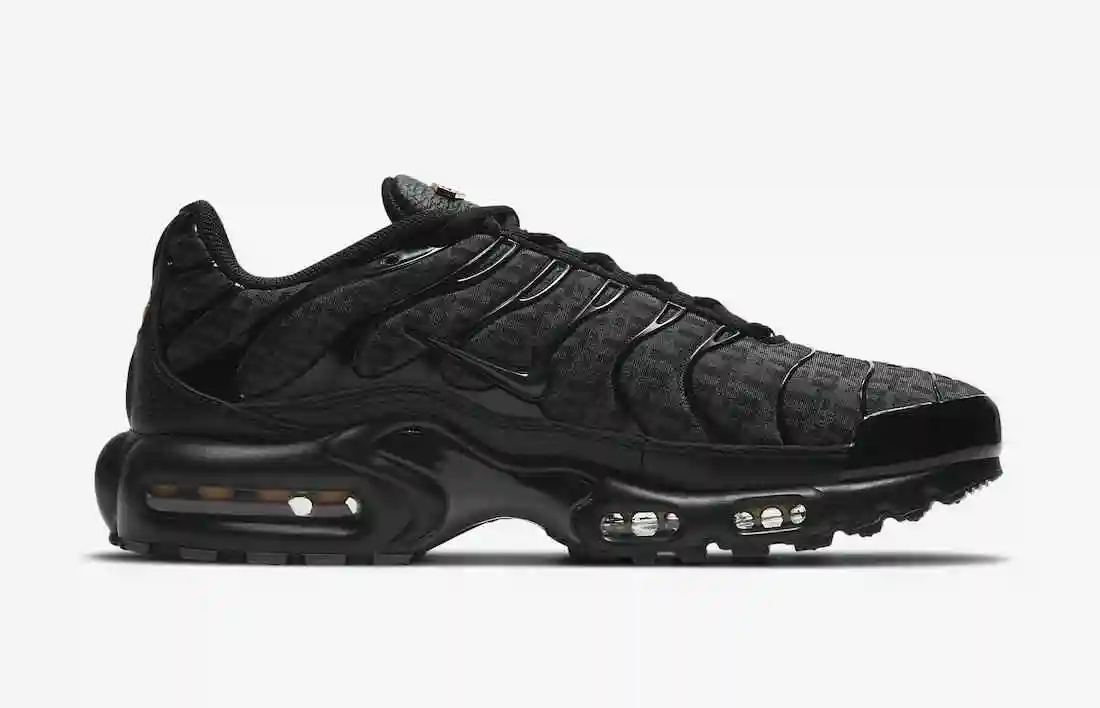 Nike-Air-Max-Plus-Black-DD9609-001-Release-Date-2.webp
