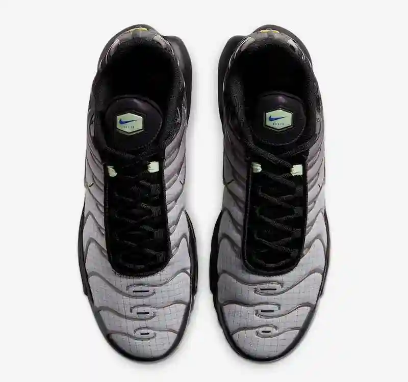 Nike-Air-Max-Plus-Green-Glow-CT1619-001-Release-Date-3.webp