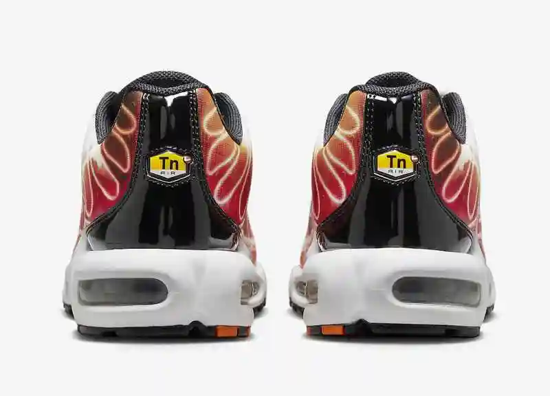Nike-Air-Max-Plus-Light-Photography-DZ3531-600-Release-Date-5.webp