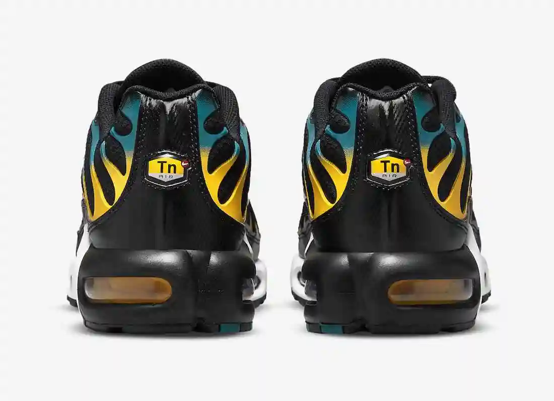 Nike-Air-Max-Plus-DH4776-001-Release-Date-5.webp