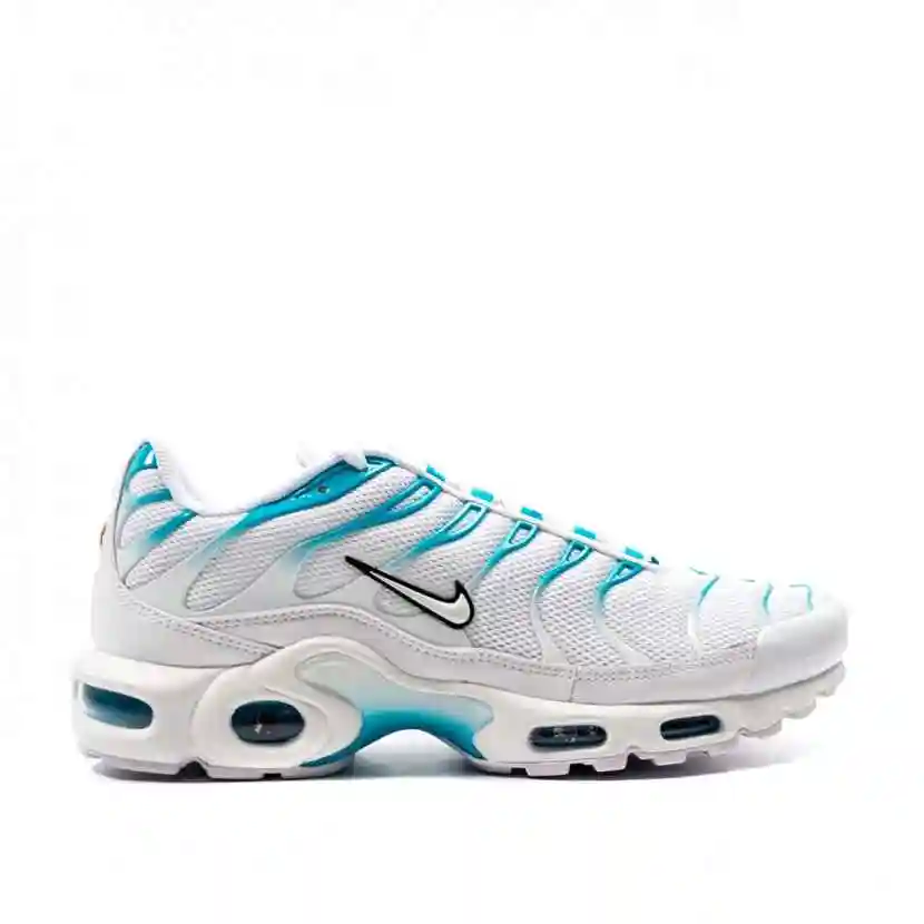 nike-air-max-plus-white-852630-105-1.webp