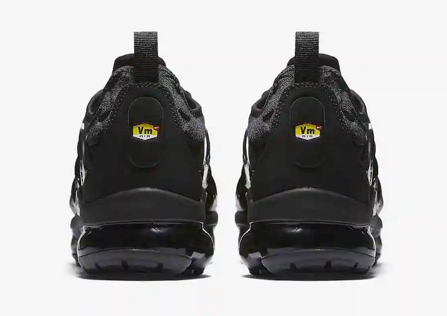 nike-air-vapormax-plus-black-924453-004-5.webp