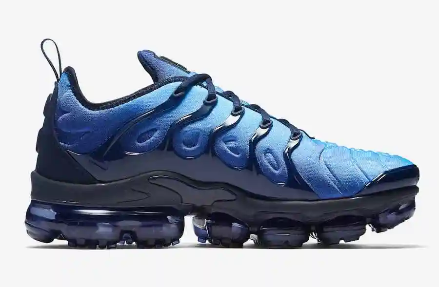 nike-air-vapormax-plus-photo-blue-924453-401-release-date-2.webp