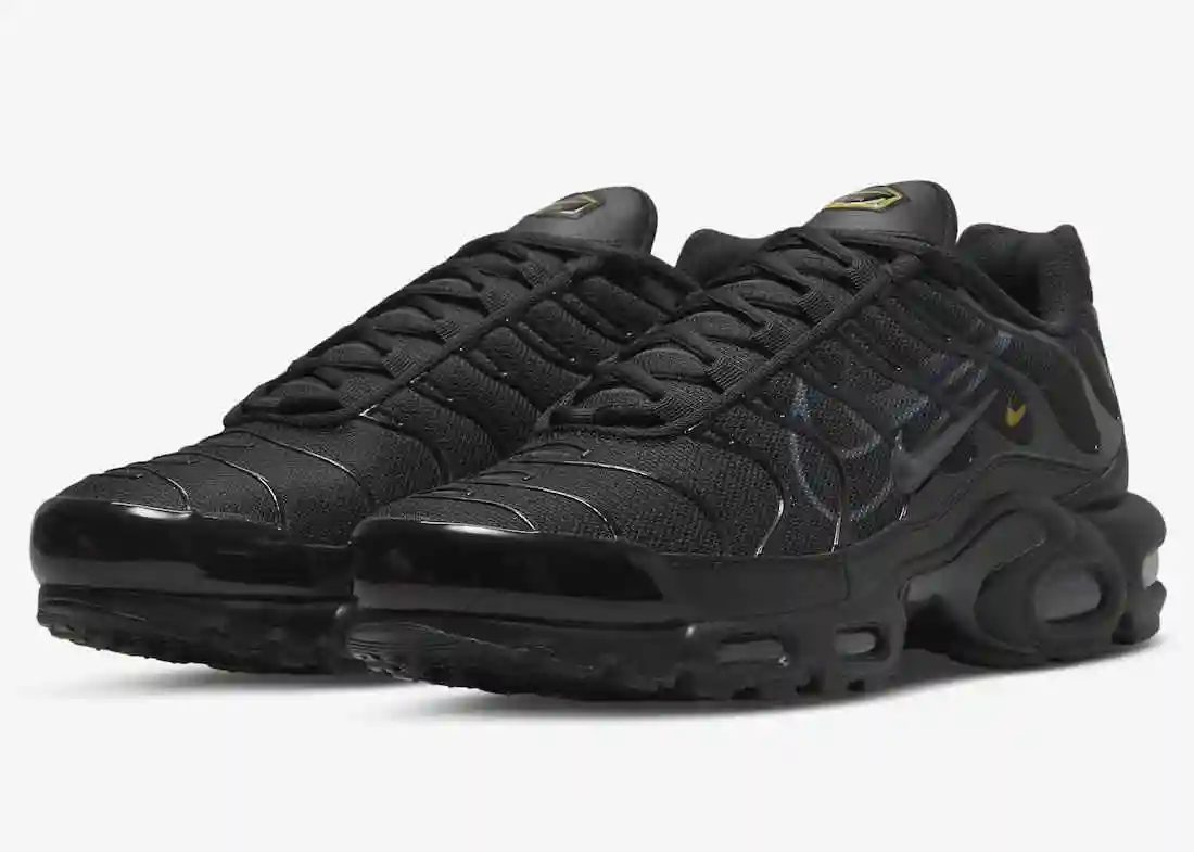 Nike-Air-Max-Plus-Triple-Black-DX2652-001-Release-Date-4.webp