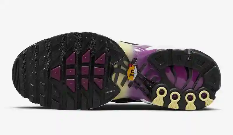 Nike-Air-Max-Plus-FN3485-001-Release-Date-1.webp