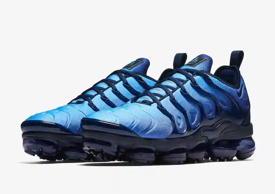 nike-air-vapormax-plus-photo-blue-924453-401-release-date-4.webp