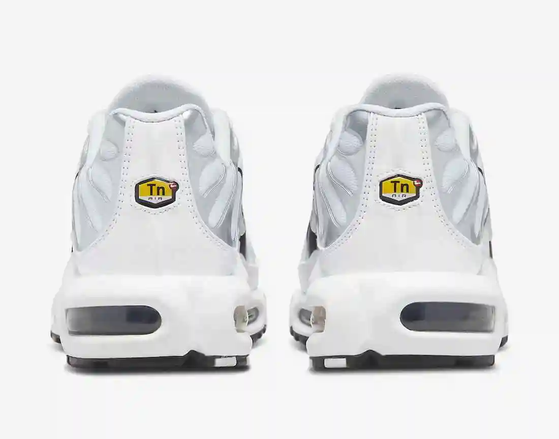 Nike-Air-Max-Plus-White-Silver-Black-DV3456-100-Release-Date-5.webp