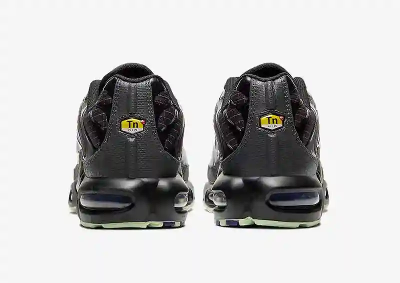 Nike-Air-Max-Plus-Green-Glow-CT1619-001-Release-Date-5.webp