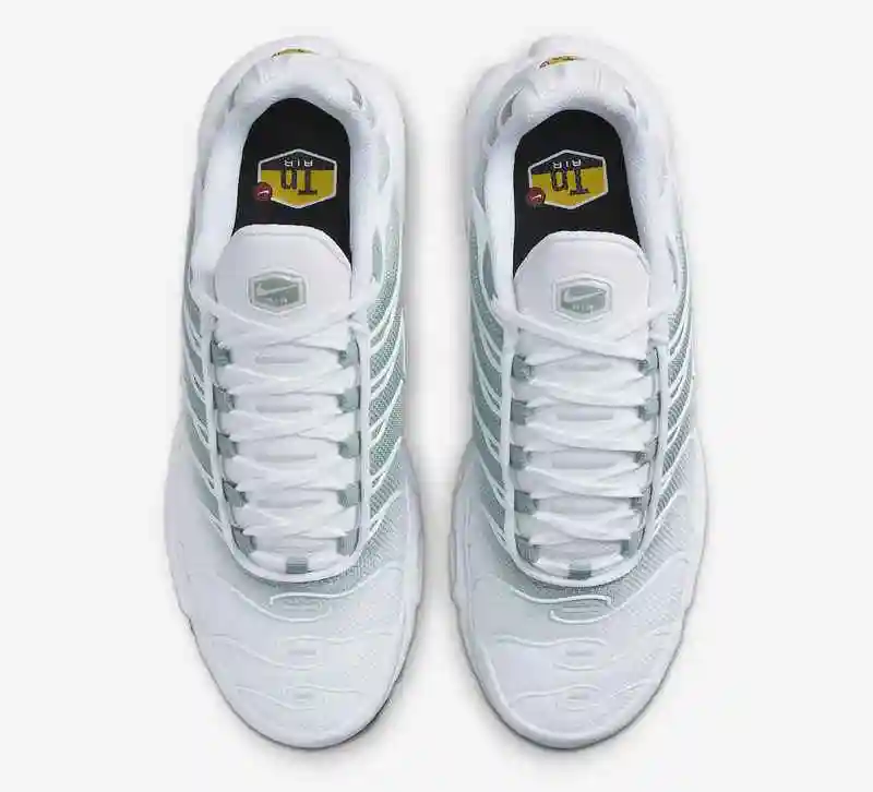 Nike-Air-Max-Plus-White-Mica-Green-DZ3670-100-Release-Date-3.webp