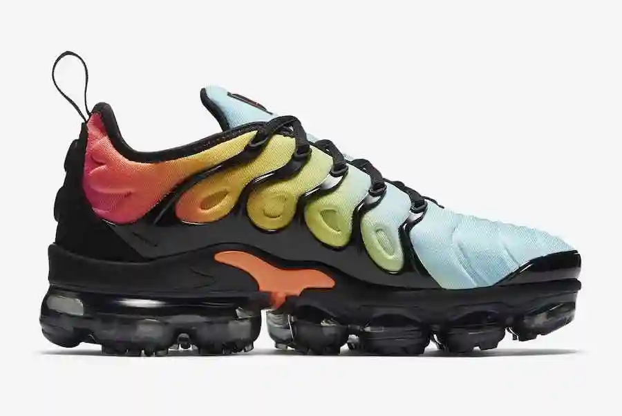 nike-air-vapormax-plus-bleached-aqua-ao4550-002-release-date-3.webp
